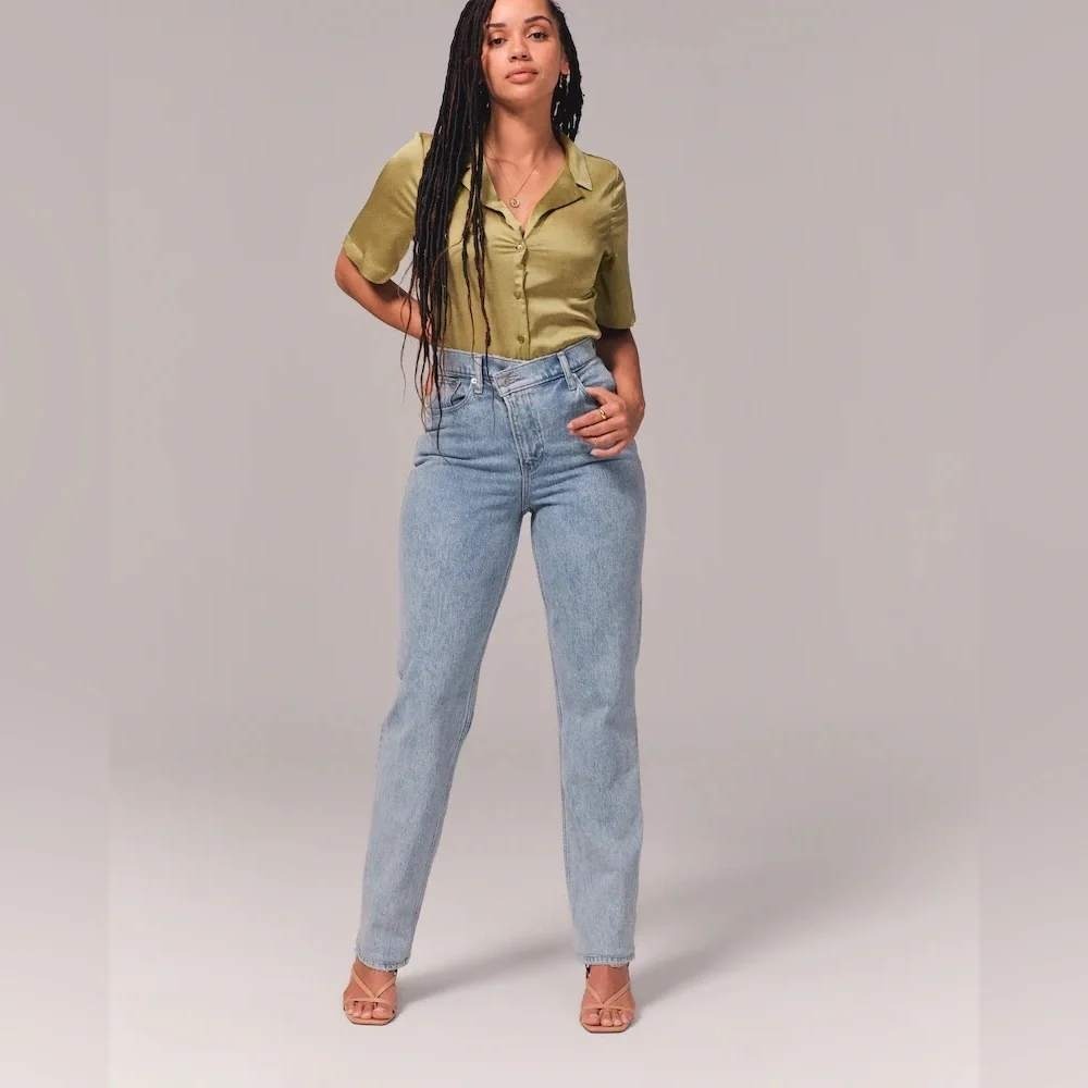 Abercrombie & Fitch Curve Love 90s Straight Jeans 33/16S Criss Cross Waist Light